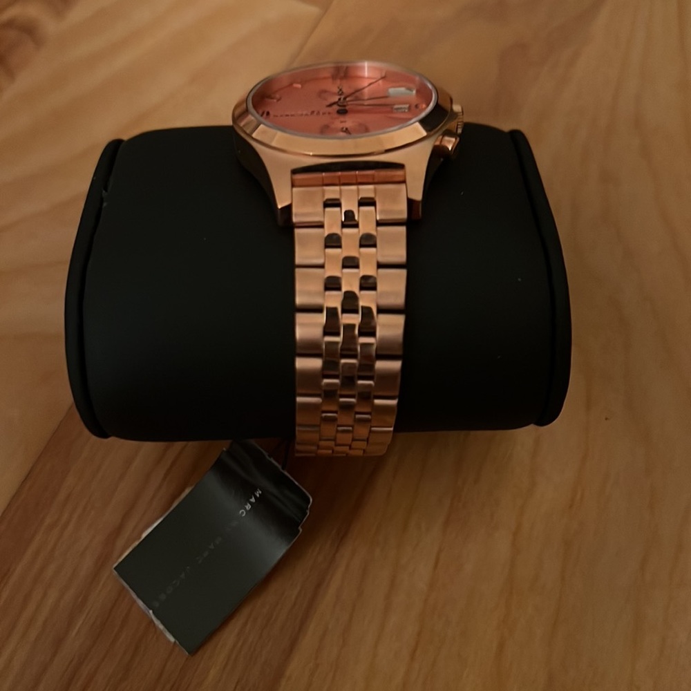 Marc Jacobs Watch - Picture 2 of 3